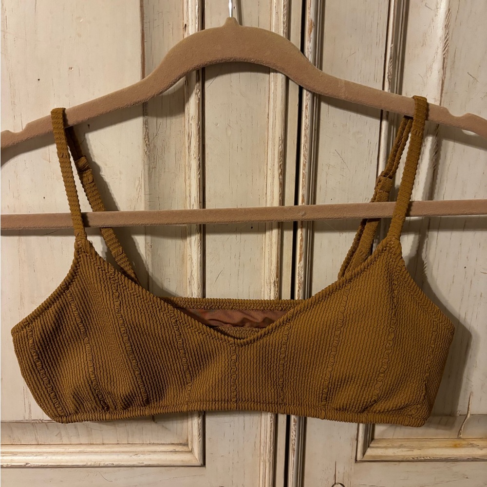 Women’s Aerie Tan Bikini Top. Size M. EUC